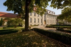 Selamat Ulang Tahun Ke 200 Tahun Pendidikan Manajemen